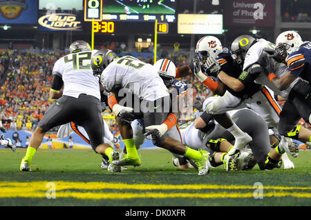 Jan. 10, 2011 - Glendale, Arizona, U.S - Oregon Ducks running back  LaMichael James (21) goes in for the score during game action of the BCS  National Championship game, between the #2