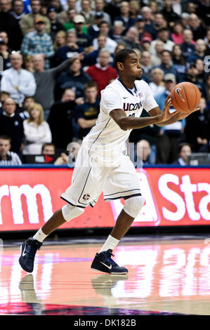 Jan. 17, 2011 - Storrs, Connecticut, United States of America - Connecticut F Roscoe Smith (22) makes a pass. Connecticut defeats Villanova  61 - 59 at Gampel Pavilion. (Credit Image: © Geoff Bolte/Southcreek Global/ZUMAPRESS.com) Stock Photo