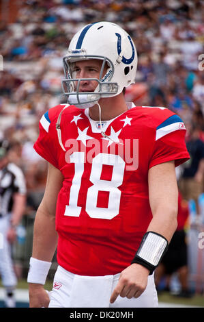 QB Peyton Manning, starting for the AFC Indianapolis Colts, looks for a  receiver in the NFL Pro Bowl at Aloha Stadium in Honolulu on February 10,  2007. (UPI Photo/David Allio Stock Photo 