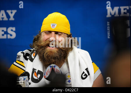 Pittsburgh Steelers defensive end Brett Keisel, left, and free safety Ryan  Clark, right, hug Cincinnati Bengals outside linebacker James Harrison  after the Bengals defeated the Steelers 20-10 in an NFL football game