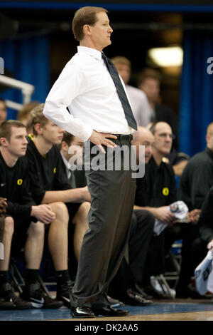 Oregon head coach Dana Altman in an NCAA college basketball game ...