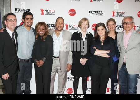 Gina Neely and Pat Neely sign copies of their book 'Down Home with the  Neelys: A Southern Family Cookbook' at Borders Chicago Stock Photo - Alamy