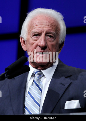 Bob Uecker Milwaukee Brewers Play-By-Play Voice Bob Uecker inducted Into NAB Broadcasting Hall of Fame at NAB Las Vegas Hilton Stock Photo
