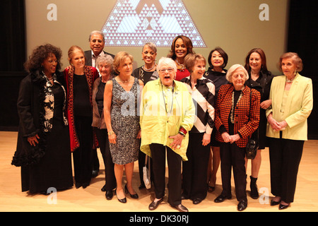 From L to R Back Row First Jessye Norman Gloria Steinem Charlie Soap Dr Johnnetta B Cole Faye Wattleton Connie Chung Sandy Stock Photo