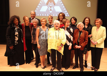 From L to R Back Row First Jessye Norman Gloria Steinem Charlie Soap Dr Johnnetta B Cole Faye Wattleton Connie Chung Sandy Stock Photo