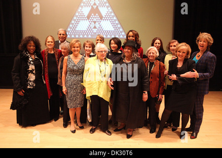 From L to R Back Row First Jessye Norman Gloria Steinem Charlie Soap Dr Johnnetta B Cole Faye Wattleton Connie Chung Sandy Stock Photo