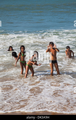 purenudism.com Brazilpurenudism.com $ (@@@@ Kids at Praia do Meireles, Fortaleza, Brazil Stock Photo - Alamy