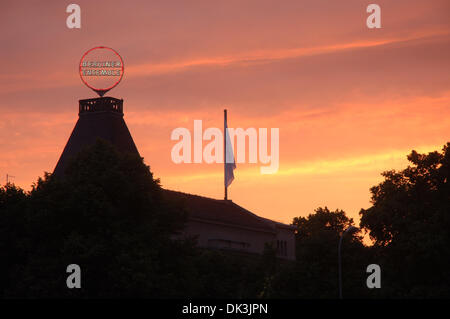 Berlin, Germany. 21st May, 2009. The sign reading 'Berliner Ensemble' is illuminated at the Theater am Schiffbauerdamm in Berlin, Germany, 21 May 2009. Fotoarchiv für Zeitgeschichte - ATTENTION! NO WIRE SERVICE -/dpa/Alamy Live News Stock Photo