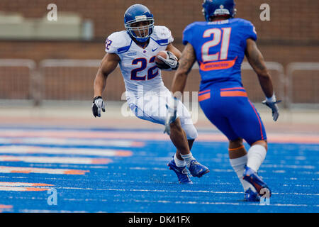 Doug Martin of Boise State runs the ball against Louisiana Tech in the ...