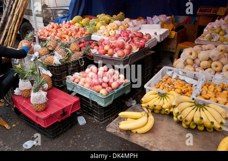 Fruits shop on food market in Old Town (Nanshi), Shanghai, China Stock Photo