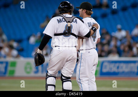 New York Yankees bull pen pitcher Kyle Farnsworth and guest Heroes For Hope  Gala benefiting the Jorge Posada Foundation held Stock Photo - Alamy