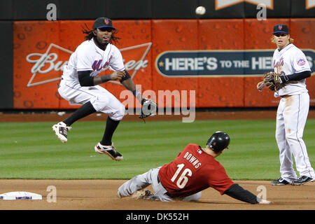 Apr. 21, 2011 - Corona, New York, U.S - Houston Astros second baseman Matt Downs (16) is out at second base as New York Mets shortstop Jose Reyes (7) completes the double play at Citi Field in Corona, NY. New York Mets defeat the Houston Astros 9-1. (Credit Image: © Debby Wong/Southcreek Global/ZUMAPRESS.com) Stock Photo