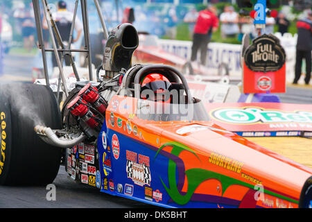 April 30, 2011 - Baytown, Texas, U.S - Top Alcohol Dragster (8) Duane Shields racing during the O'Reilly Autoparts Spring Nationals in the Royal Purple Raceway Park in Baytown, TX. (Credit Image: © Juan DeLeon/Southcreek Global/ZUMAPRESS.com) Stock Photo