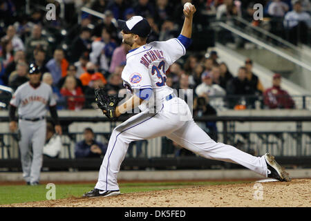 May 3, 2011 - Corona, New York, U.S - New York Mets relief pitcher Taylor Buchholz (33) pitches in relief against the San Francisco Giants during the 10th inning at Citi Field, Corona, NY. The San Francisco Giants defeated the New York Mets in 10 innings. (Credit Image: © Debby Wong/Southcreek Global/ZUMAPRESS.com) Stock Photo