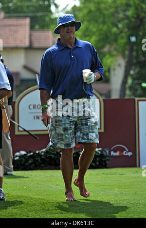 Jim McMahon, (9) quarterback for the Chicago Bears, in action, 1986.  Location unknown. (AP Photo Stock Photo - Alamy