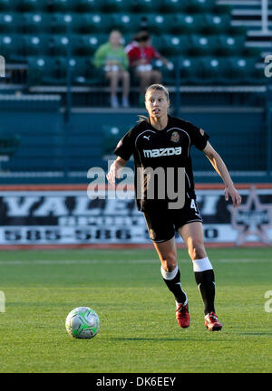 June 03, 2011: The Western New York Flash tied Sky Blue FC 2-2 at Sahlen's Stadium in Rochester, NY. Western New York's Kim Brandao (#4) in action while playing Sky Blue FC.(Credit Image: © Alan Schwartz/Cal Sport Media/ZUMAPRESS.com) Stock Photo