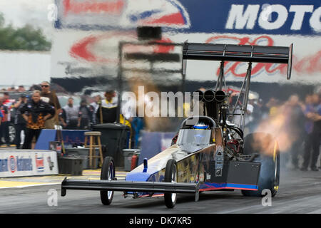 June 25, 2011 - Norwalk, Ohio, U.S - Pat Dakin (#303) competes in Top Fuel Dragster during the Fifth Annual Summit Racing Equipment NHRA Nationals at Summit Racing Equipment Motorsports Park in Norwalk OH. (Credit Image: © Frank Jansky/Southcreek Global/ZUMAPRESS.com) Stock Photo