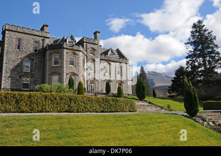 Inverlochy Castle Hotel & Ben Nevis, Fort William, Scotland Stock Photo