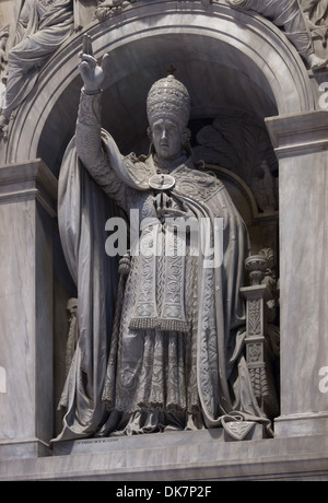 Statue to pope Leo XII, by Guiseppe Fabris, Saint Peter's Basilica, Vatican City. Stock Photo