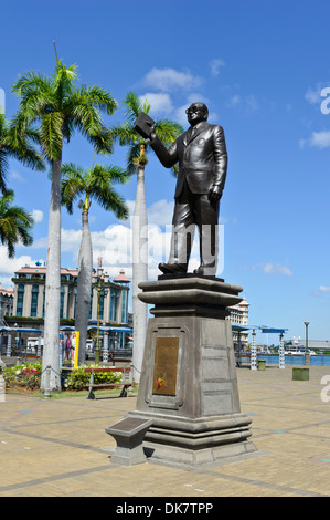 Sir Seewoosagur Ramgoolam Statue, Prime Minister 1968 - 1982 of Mauritius. Stock Photo