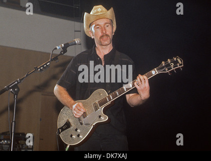 David Howell Evans, more widely known by his stage name The Edge, is a musician best known as guitarist, backing vocalist, U2 Stock Photo