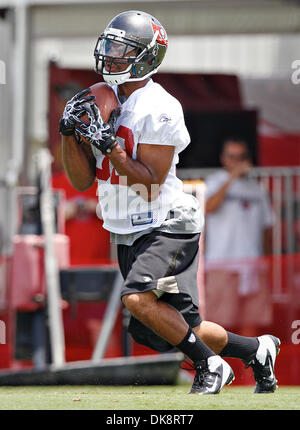 July 30, 2011 - DANIEL WALLACE   |   Times.TP 341686 WALL Bucs 13 (07/30/2011 Tampa) Rookie running back Mosis Madu (32) makes a catch for a punt return during Tampa Bay Buccaneers training camp at One Buc Place in Tampa on Saturday. [DANIEL WALLACE, Times] (Credit Image: © St. Petersburg Times/ZUMAPRESS.com) Stock Photo