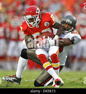 Tampa Bay Buccaneers vs. Kansas City Chiefs. NFL Game. American Football  League match. Silhouette of professional player celebrate touch down.  Screen Stock Photo - Alamy