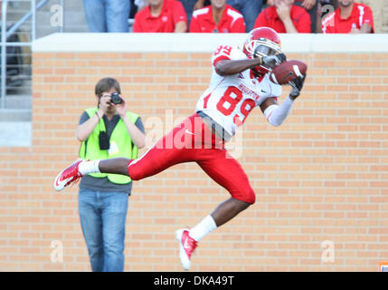 Sept. 10, 2011 - Austin, Texas, United States of America - Houston Cougars wide receiver Isaiah Sweeney (89) leaps high into the air for a touchdown during the game between North Texas Mean Green and the Houston Cougars at Apogee Stadium in Denton, Texas. (Credit Image: © Matt Pearce/Southcreek Global/ZUMAPRESS.com) Stock Photo