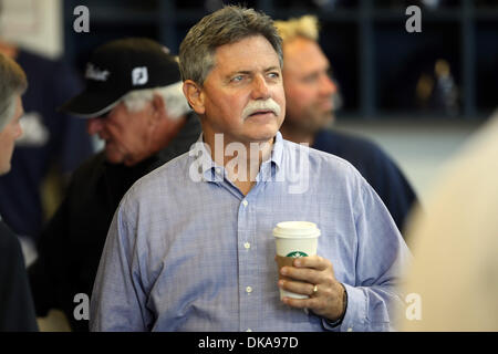 Sept. 14, 2011 - Milwaukee, Wisconsin, U.S - Executive Vice President and General Manager Doug Melvin in the dugout during batting practice. The Colorado Rockies defeated the Milwaukee Brewers 6-2 at Miller Park in Milwaukee. (Credit Image: © John Fisher/Southcreek Global/ZUMAPRESS.com) Stock Photo