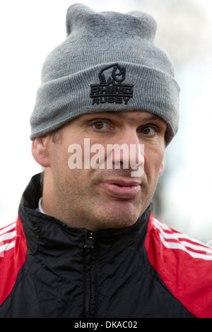 Rugby Union player, coach, manager, Martin Johnson giving a lesson to pupils at Solihull School, West Midlands. Stock Photo