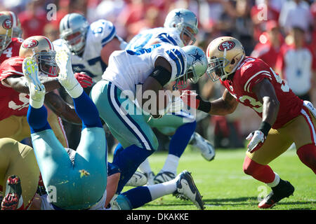 Sept. 18, 2011 - San Francisco, California, U.S - Cowboys running back Felix Jones (28) carries the ball during the NFL game between the Dallas Cowboys and the San Francisco 49ers at Candlestick Park in San Francisco, CA.  The Cowboys beat the 49ers 27-24 in overtime. (Credit Image: © Matt Cohen/Southcreek Global/ZUMAPRESS.com) Stock Photo