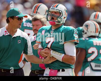 Oct. 02, 2011 - San Diego, Cailfornia, U.S. - Miami Dolphins quarterback  MATT MOORE (8) drops back to pass against the Miami Dophins. (Credit Image:  © Allen Eyestone/The Palm Beach Post/ZUMAPRESS.com Stock Photo - Alamy