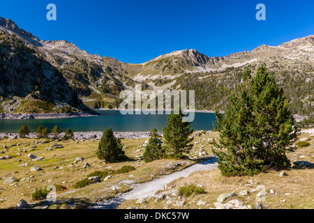 Lac D'Aubert, Reserva Natural de Néouvielle, French Pyrenees, France, Europe. Stock Photo