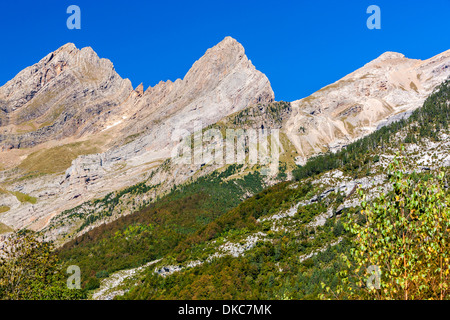 Valle de Pineta, Parque Nacional de Ordesa Y Monte Perdido, Pyrenees, Huesca, Aragon, Spain, Europe. Stock Photo