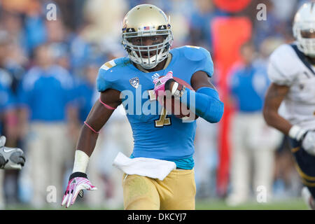 Oct. 29, 2011 - Pasadena, California, U.S - UCLA Bruins safety Tevin McDonald #7 runs with the ball after completing an interception during the NCAA Football game between the California Golden Bears and the UCLA Bruins at the Rose Bowl. (Credit Image: © Brandon Parry/Southcreek/ZUMAPRESS.com) Stock Photo