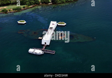 Aerial view of the USS Arizona memorial in Pearl Harbor May 23, 2002 in Honolulu, Hawaii. The memorial marks the Japanese attack on Pearl Harbor December 7, 1941. Stock Photo