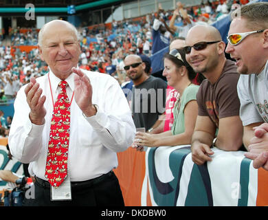 Jimmy Buffett and his Coral Reefer Band The Miami Dolphins football team  owner and general managing partner Stephen M Ross and Stock Photo - Alamy