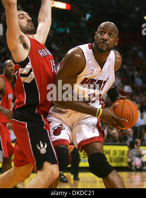 Dec 11, 2006; Miami, FL, USA; The Heat's Alonzo Mourning flexes his ...