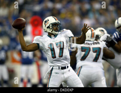 Dec 31, 2006; Indianapolis, IN, USA; Dolphins quarterback CLEO LEMON gets set to release pass against the Colts at the RCA Dome.  Mandatory Credit: Photo by Damon Higgins/Palm Beach Post/ZUMA Press. (©) Copyright 2006 by Palm Beach Post Stock Photo