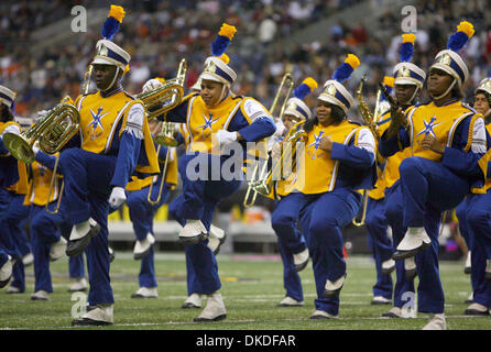 Jan 06, 2007 - San Antonio, TX, USA - Members of Townview Magnet Center Marching Band, from Dallas, perform during half time of the 2007 U.S. All-American Bowl Saturday Jan. 6, 2007 at the Alamodome. The West squad went on to win 24-7. Stock Photo