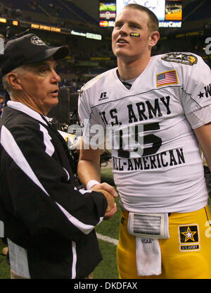 Jan 06, 2007 - San Antonio, TX, USA - 2007 US Army All-American Bowl. West squad's JIM STREETY talks with  RYAN MALLETT after the game Saturday Jan. 6, 2007 at the Alamodome. The West went on to defeat the East 24-7. Stock Photo