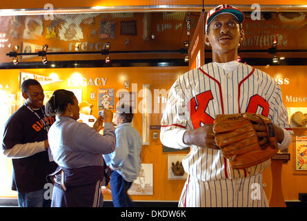 Satchel paige baseball hi-res stock photography and images - Alamy