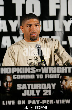 May 15, 2007 - New York, NY, USA - Boxer WINKY WRIGHT at the 'Coming to Fight' press conference to announce his July 21, 2007 fight against Bernard Hopkins at the Mandalay Bay Hotel & Casino in Las Vegas at the ESPN Zone in NY.  (Credit Image: © J. P. Yim/ZUMA Press) Stock Photo