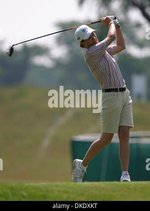 Jun 08, 2007 - Havre de Grace, Maryland, USA -  CATRIONA MATTHEW tees off on hole 5 of round 1 at the McDonalds LPGA Championship on Thursday. Matthew finished the day at 1 under par, tied for 20th.  (Credit Image: © James Berglie/ZUMA Press) Stock Photo