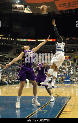 Jun 15, 2007 - Washington, DC, USA - WNBA: Los Angeles Sparks defeat the Washington Mystics 89-80 at the Verizon Center in Washington, DC on June 15, 2007. Pictured: Mystics # 20 Alana Beard shoots over Sparks #32 Christi Thomas. (Credit Image: © Tina Fultz/ZUMA Press) Stock Photo