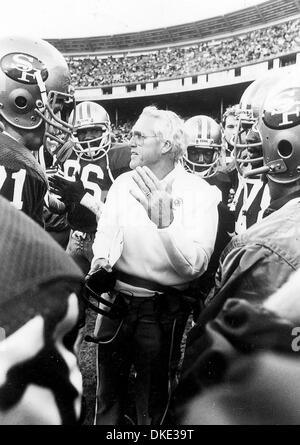 Bill Walsh, Innovator of West Coast Offense, Dies at 75 - The New York Times