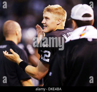 August 11th 2007 - Oakland, CA, USA - Oakland Raiders quarterback Josh McKown applauds from the sidelines during an exhibition game against the Arizona Cardinals at McAfee Coliseum on Saturday, Aug. 11, 2007, in Oakland, Calif. (Credit Image: © Jane Tyska/Oakland Tribune/ZUMA Press) Stock Photo