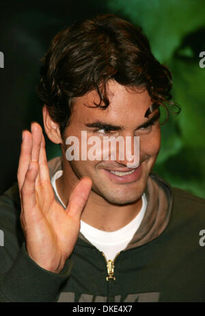 Aug 24, 2007 - New York, NY, USA - Tennis player ROGER FEDERER visits Niketown for an in-store appearance to discuss tennis and his upcoming tournament at the US Open. (Credit Image: © Nancy Kaszerman/ZUMA Press) Stock Photo