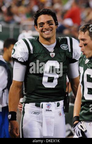 New York Giants rookie quarterback Jesse Palmer sticks out his tongue ...