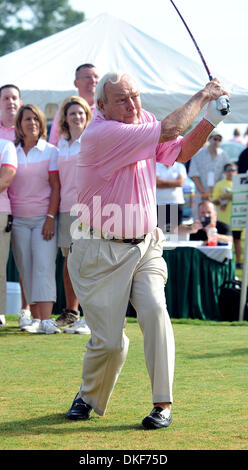 Aug 16, 2009; Raleigh, North Carolina, USA; Golf Legend ARNOLD PALMER takes part in the 2009 Jimmy V Celebrity Golf Classic that took place at the Lonnie Poole Golf Course located in the campus of North Carolina State University.  Arnold Palmer designed the golf course and took the inagural first swing and then toured the course. The Jimmy Valvano Foundation has raised over 12 mill Stock Photo